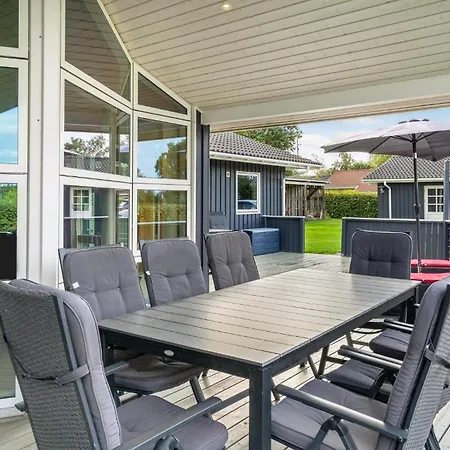 Semesterbostad 4 Bedroom Lovely In *